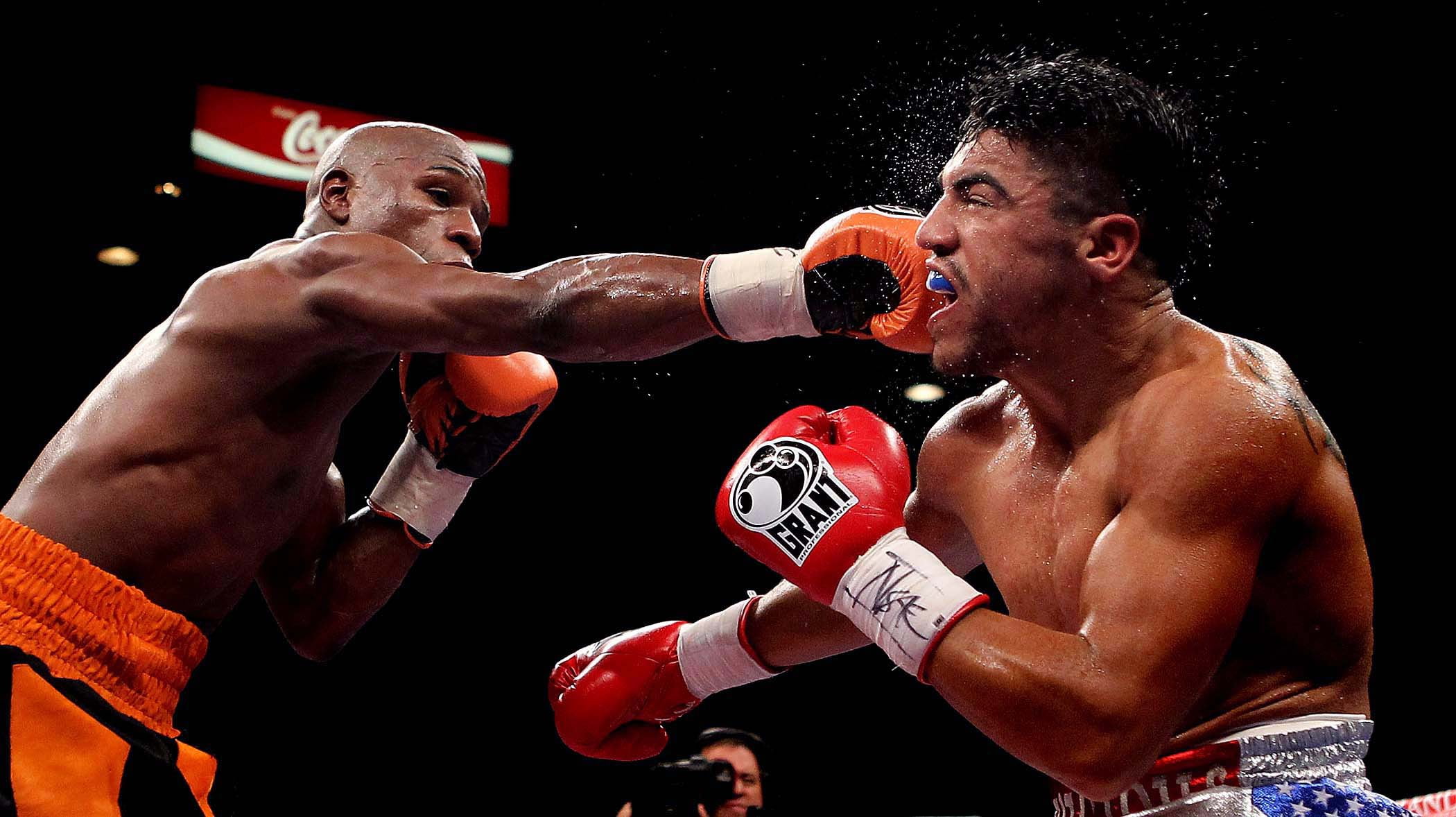 Boxing và MMA: Môn võ nào nguy hiểm hơn?